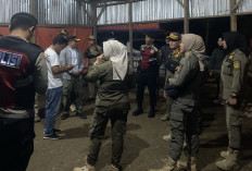 Satpol PP Bengkulu Selatan Razia Warem, Miras Jenis AM dan Vodka Diamankan