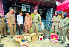 Satpol PP Kota Bengkulu Sita Puluhan Miras Ilegal dari Toko Manisan