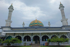 Masjid Agung Tampak Lebih Indah, Ini Tujuannya