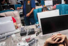 Temukan  75 Situs Serta Amankan  Uang Rp1,9 Miliar, Polri Telusuri Aliran Dana  Judol di Hayam  Wuruk,