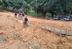 Satgas TMMD Ke-124 Kodim 0408/BS Bersama Warga Kebut Penyelesaian Talud Penahan Longsor