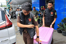 Jaksa Geledah Dinkes Kota dan 2 Rumah Kontraktor: Dokumen, Barang Elektronik dan Mobil Disita 