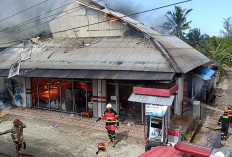Rumah dan Toko Terbakar, Mobil dan Motor Hangus