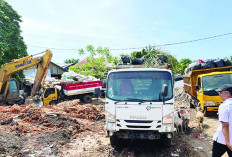 Dinas PUPR Kota Bengkulu Perbaiki Jalan TPA  Turunkan 5 Alat Berat Sekaligus 