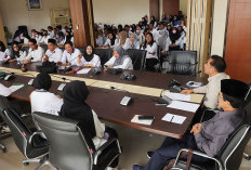 Guru Honorer  Tuntut Jadi PPPK, Gelar Aksi di DPRD Provinsi