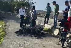 Motor Hangus Terbakar di Pantai Pasar Bawah, Polisi Lakukan Olah TKP