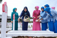 Bangun Bengkulu dari Keluarga, BKOW Bengkulu Apel dan Ziarah ke Makam Pahlawan Peringati Momen Ini