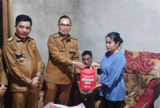 Bengkel Terbakar, Bupati Seluma Datang dan Beri Bantuan