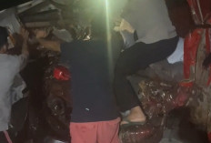 Truk Beras Bulog Tabrak Fuso di Pino Raya, Sopir Luka dan Dilarikan ke RS