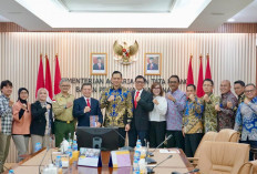 Pendorong Investasi dalam Negeri Melalui Program Reformasi Agraria, Menteri AHY Terima Penghargaan 