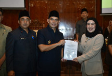  Plt Bupati Rejang Lebong   Sampaikan LKPJ 2025