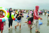 Wisatawan Diarahkan Mandi di Pantai Jakat Bengkulu, Bertujuan Agar Tak Terjadi Hal Buruk Ini